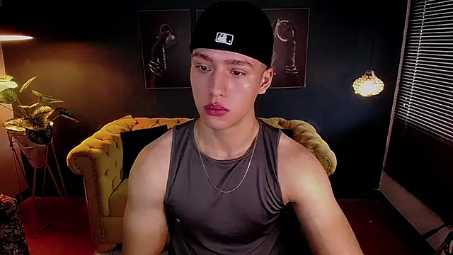 Snapshot of deivid_parker chatting on 11/12/25, 01:48 deivid parker online show from 11/12/25, 01:48