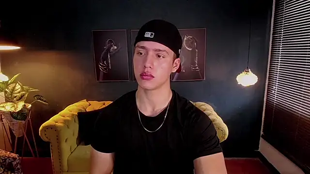 Snapshot of deivid_parker chatting on 10/17/25, 02:19 deivid parker online show from 10/17/25, 02:19