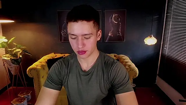 Snapshot of deivid_parker chatting on 11/06/25, 01:48 deivid parker online show from 11/06/25, 01:48