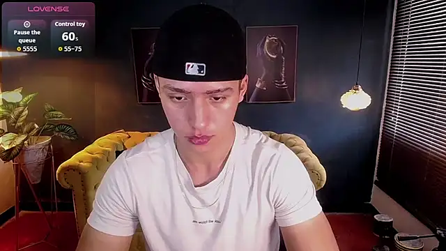 Snapshot of deivid_parker chatting on 10/05/25, 02:30 deivid parker online show from 10/05/25, 02:30