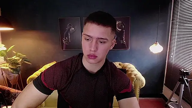 Snapshot of deivid_parker chatting on 12/05/25, 02:04 deivid parker online show from 12/05/25, 02:04