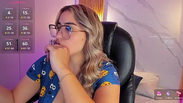 KYLIE JONES6 online show from 12/16/25, 03:11