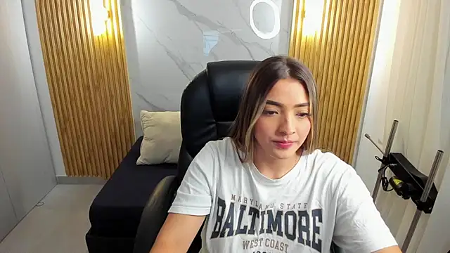 KYLIE JONES6 online show from 10/28/25, 03:07