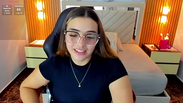 Snapshot of KYLIE_JONES6 chatting on 09/13/25, 03:06 KYLIE JONES6 online show from 09/13/25, 03:06