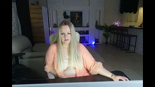 Snapshot of MariemLui chatting on 06/16/26, 03:01 MariemLui online show from 06/16/26, 03:01