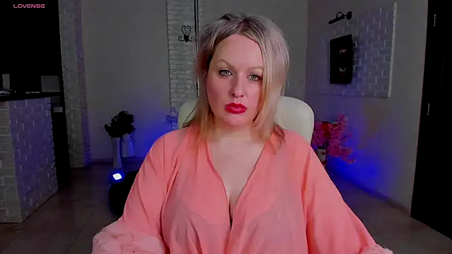 MariemLui online show from 11/11/25, 09:31