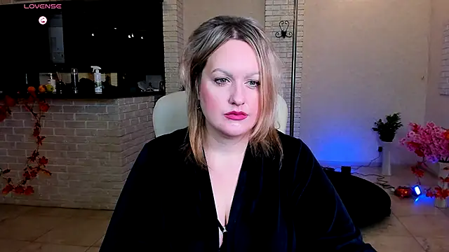 MariemLui online show from 11/25/25, 08:47