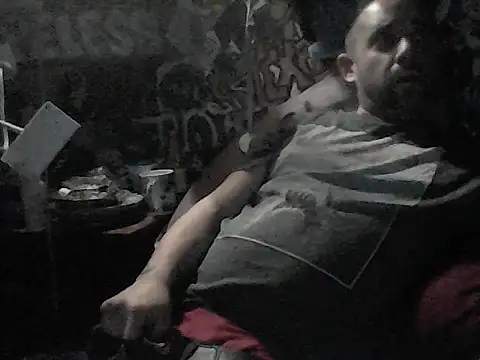 Twoslipperywhenwett online show from 12/13/25, 11:11