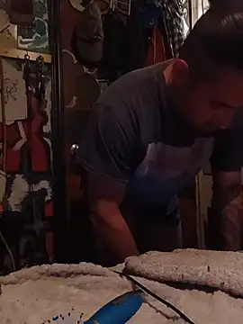 Twoslipperywhenwett online show from 11/12/25, 08:56