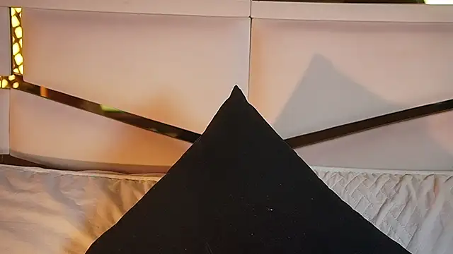 ambar rosse25 online show from 09/22/25, 11:38