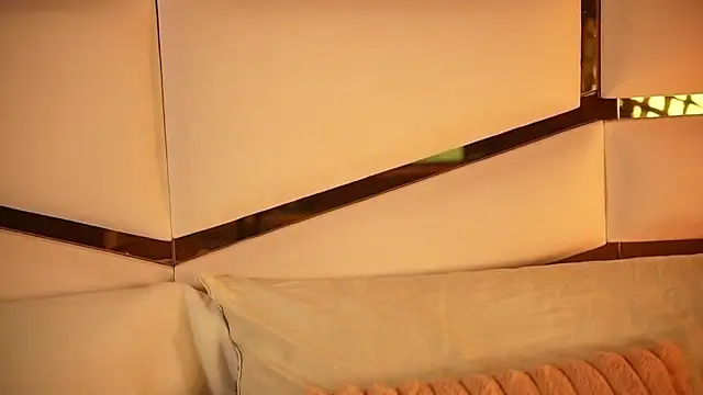 ambar rosse25 online show from 10/05/25, 11:45