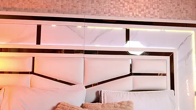 ambar rosse25 online show from 10/10/25, 11:44