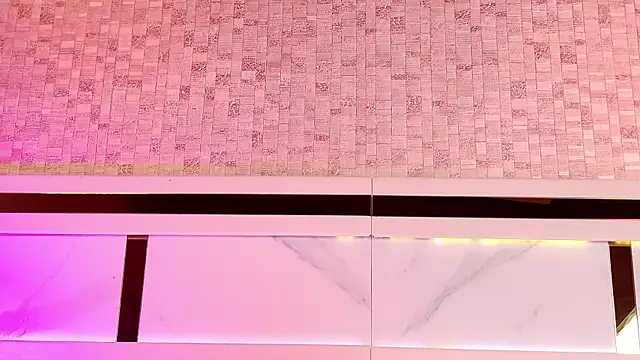 ambar rosse25 online show from 11/28/25, 11:43