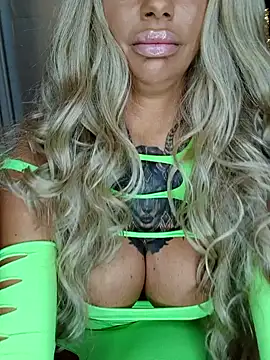 Snapshot of dutchbarbie chatting on 11/02/25, 05:29 dutchbarbie online show from 11/02/25, 05:29