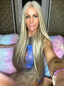 Snapshot of dutchbarbie chatting on 10/17/25, 11:50 dutchbarbie online show from 10/17/25, 11:50