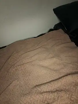 meme n online show from 04/12/26, 02:31