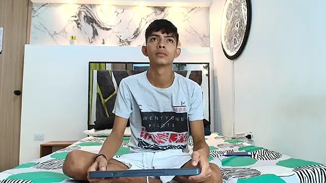 PRETTY SEX1 online show from 09/13/25, 07:19