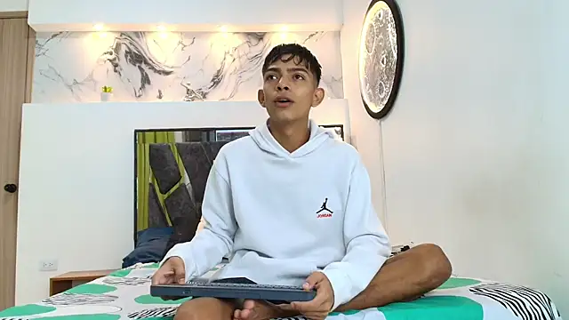 PRETTY SEX1 online show from 09/20/25, 07:13