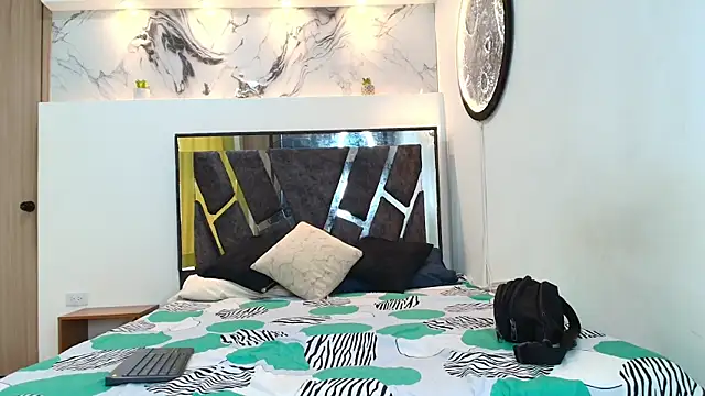PRETTY SEX1 online show from 10/04/25, 01:45