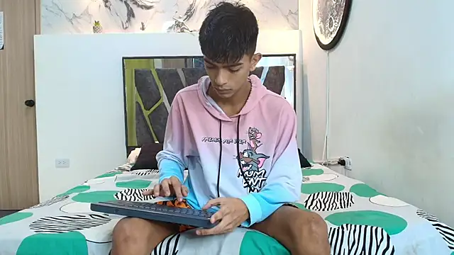 PRETTY SEX1 online show from 11/30/25, 07:09