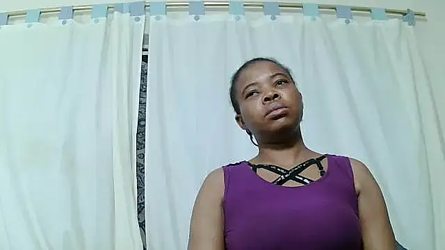 Snapshot of CharlotteXXX chatting on 09/25/25, 12:05 CharlotteXXX online show from 09/25/25, 12:05
