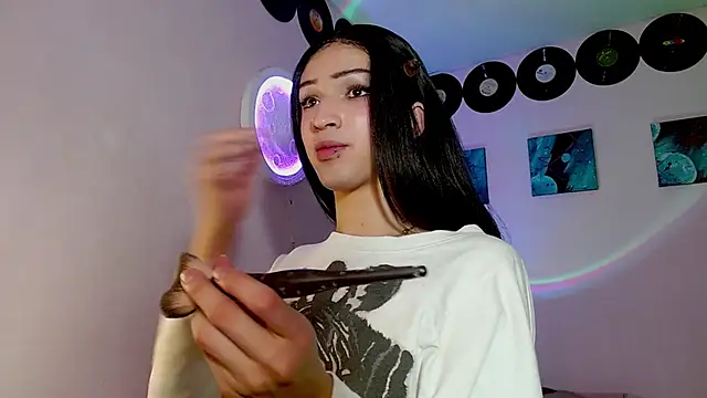 Snapshot of meghan_devil_ chatting on 11/08/25, 07:12 meghan devil online show from 11/08/25, 07:12