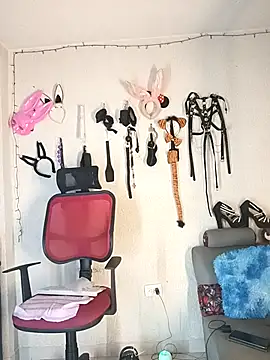 angierot2025 online show from 12/03/25, 12:55