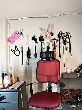 angierot2025 online show from 12/04/25, 02:10