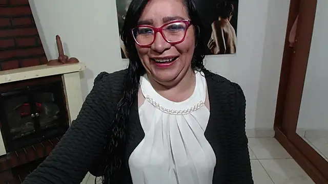 Snapshot of Grace_mature_milf chatting on 09/09/25, 10:36 Grace mature milf online show from 09/09/25, 10:36