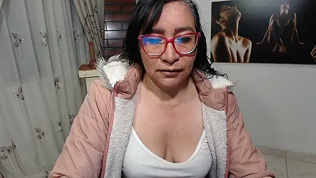 Snapshot of Grace_mature_milf chatting on 10/04/25, 10:28 Grace mature milf online show from 10/04/25, 10:28