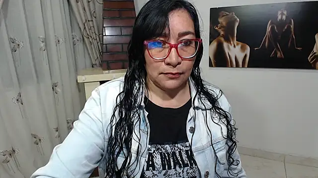Snapshot of Grace_mature_milf chatting on 10/06/25, 10:16 Grace mature milf online show from 10/06/25, 10:16