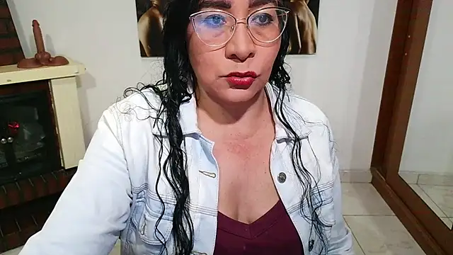 Snapshot of Grace_mature_milf chatting on 12/17/25, 10:09 Grace mature milf online show from 12/17/25, 10:09