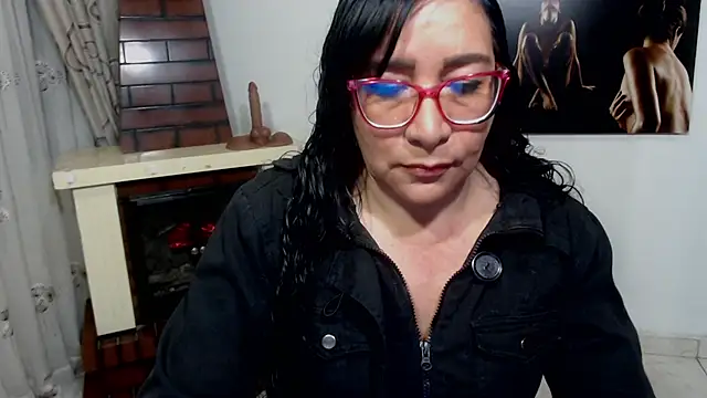Snapshot of Grace_mature_milf chatting on 10/08/25, 10:17 Grace mature milf online show from 10/08/25, 10:17