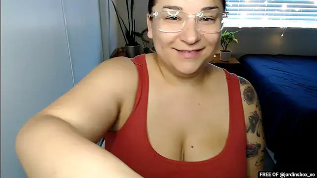 Snapshot of MoonBalloons chatting on 06/28/26, 02:18 MoonBalloons online show from 06/28/26, 02:18