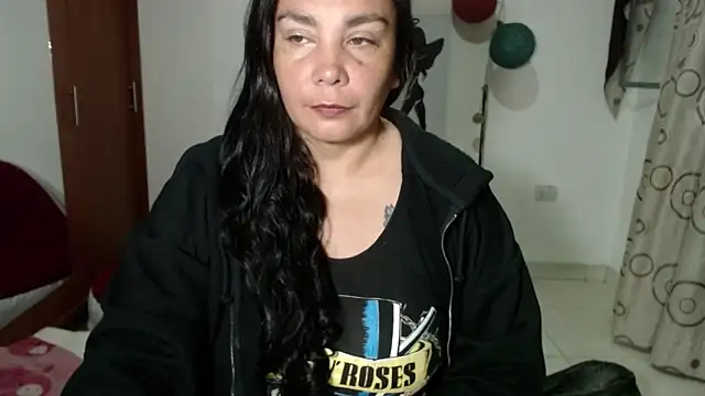 Snapshot of Vivian_milf_paint chatting on 09/18/25, 03:31 Vivian milf paint online show from 09/18/25, 03:31