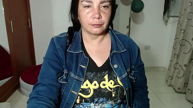 Snapshot of Vivian_milf_paint chatting on 09/10/25, 03:16 Vivian milf paint online show from 09/10/25, 03:16