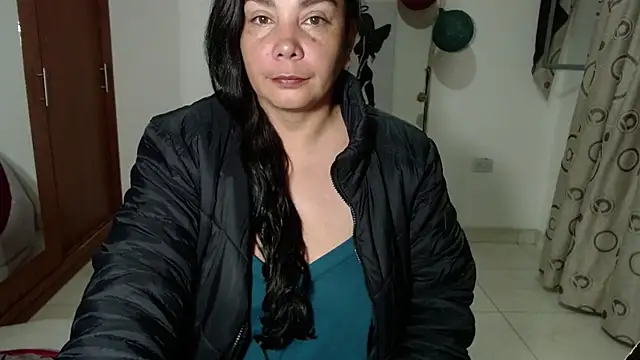 Snapshot of Vivian_milf_paint chatting on 10/16/25, 02:53 Vivian milf paint online show from 10/16/25, 02:53