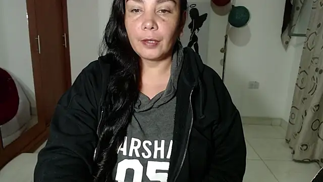 Snapshot of Vivian_milf_paint chatting on 10/01/25, 04:06 Vivian milf paint online show from 10/01/25, 04:06