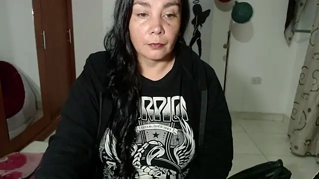 Snapshot of Vivian_milf_paint chatting on 09/27/25, 03:01 Vivian milf paint online show from 09/27/25, 03:01