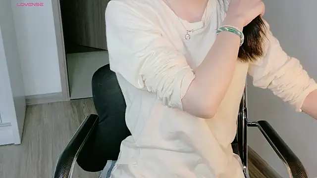 Snapshot of Ryeon_99 chatting on 05/22/26, 03:04 Ryeon 99 online show from 05/22/26, 03:04