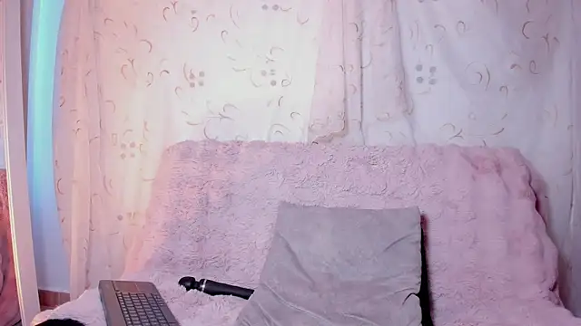 Snapshot of kinkyboat23 chatting on 06/11/26, 11:18 kinkyboat23 online show from 06/11/26, 11:18