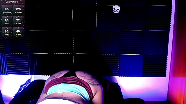 kinkyboat23 online show from 10/31/25, 08:27