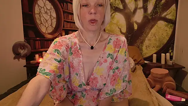 HaileeAtHome online show from 07/07/26, 11:03