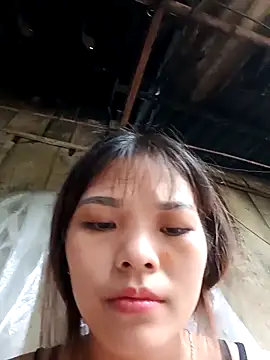 Snapshot of Ocnguyety chatting on 10/14/25, 12:44 Ocnguyety online show from 10/14/25, 12:44