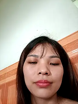 Snapshot of Ocnguyety chatting on 10/19/25, 02:14 Ocnguyety online show from 10/19/25, 02:14