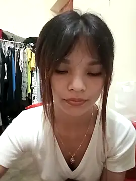 Snapshot of Ocnguyety chatting on 10/20/25, 12:24 Ocnguyety online show from 10/20/25, 12:24