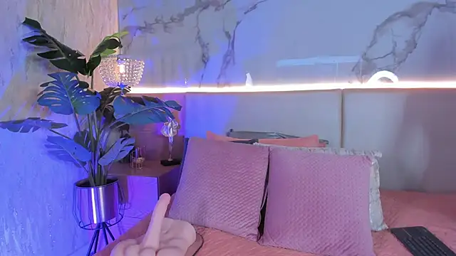 ValSmith  online show from 03/11/26, 04:39