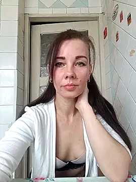 Adeline3302 online show from 04/17/26, 12:19