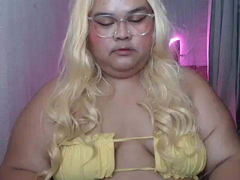 Snapshot of Naughty_alfrea chatting on 04/28/26, 03:49 Naughty alfrea online show from 04/28/26, 03:49