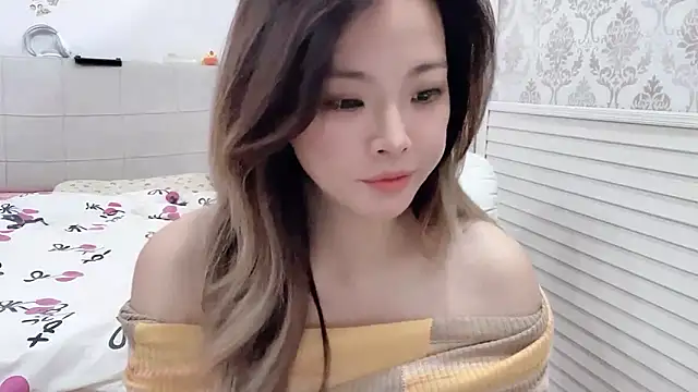 Holiland online show from 11/05/25, 12:47